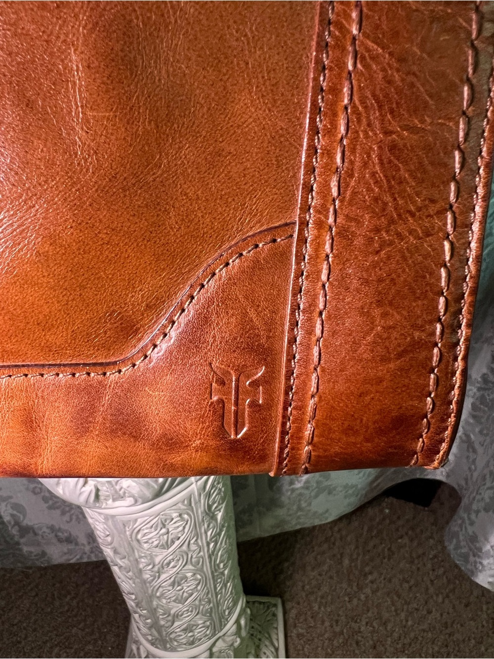 Frye Chestnut Brown Leather Messenger Crossbody with Dust Bag - Picture 4 of 11